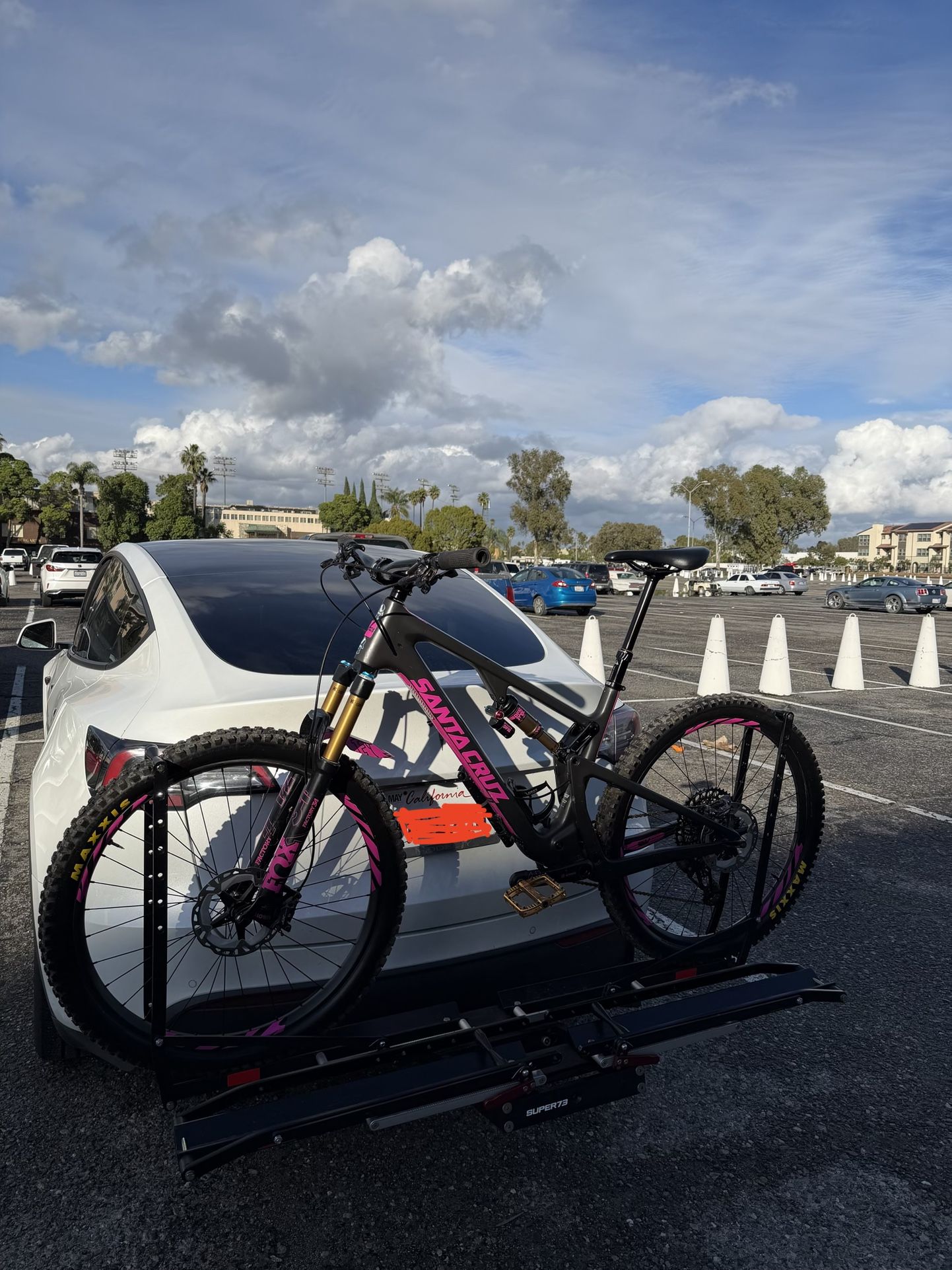 Santa Cruz 5010 CC – Size Large – SRAM AXS Electronic Shifting – 27.5 Wheels