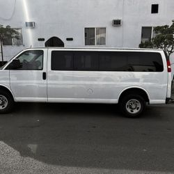 2013 Chevrolet Express 3500  Espanol !!