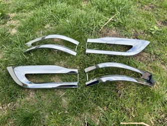 2017-2021 Jeep Grand Cherokee OEM Chrome Taillight Bezels
