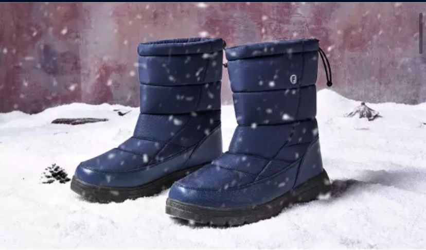 Snow Boots 🥾 Sizes 11  Only Colors Navy Blue & Gray Only Available 