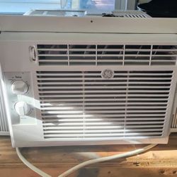 Window AC Unit 