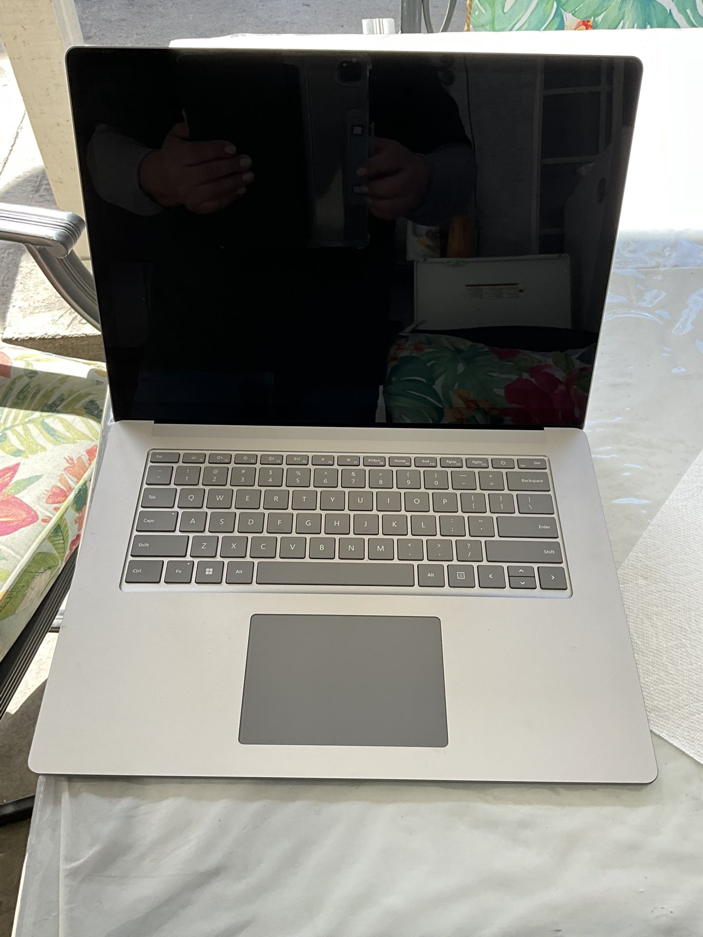 microsoft surface laptop 4 model 1953 256gb ssd, 8gb ram, amd ryzen 7 2.0ghz