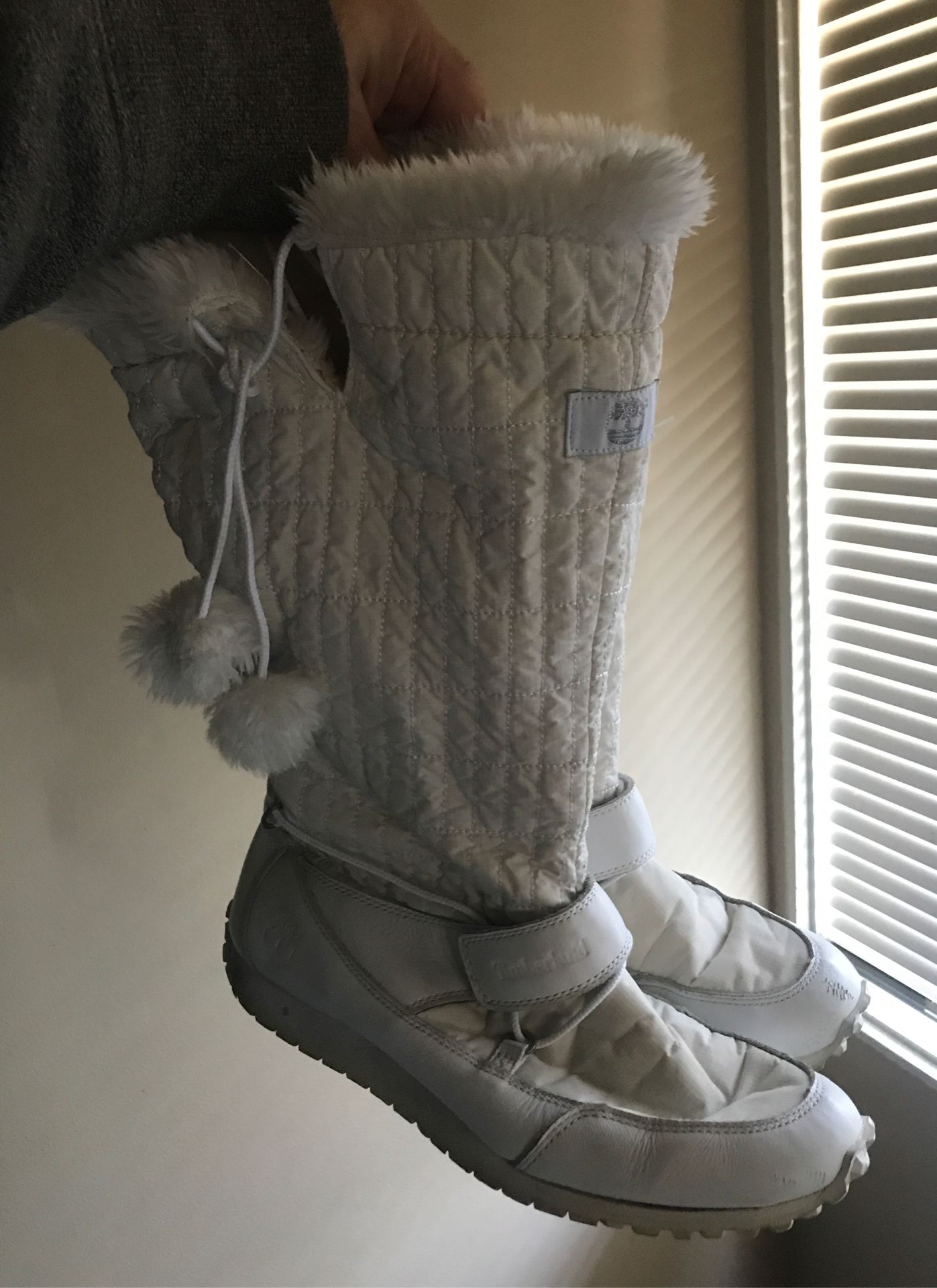 Size 9.5 timberland snow boots