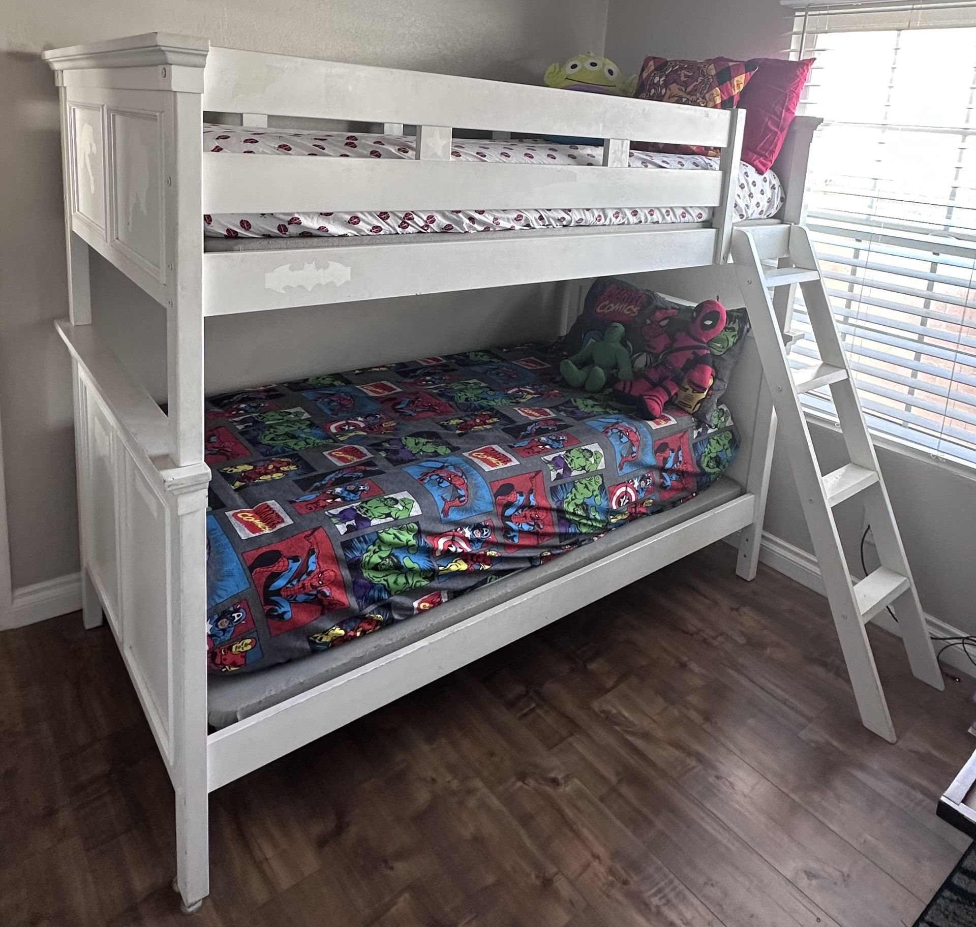 Twin Bunk Bed