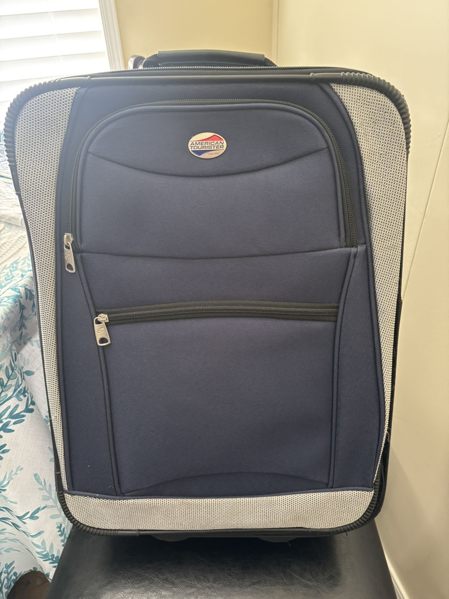 Set Of 2 Luggage American Tourister