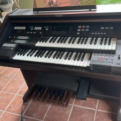 Technics Organ With Bench