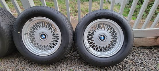 BMW 225/60/15 Rims With Tires