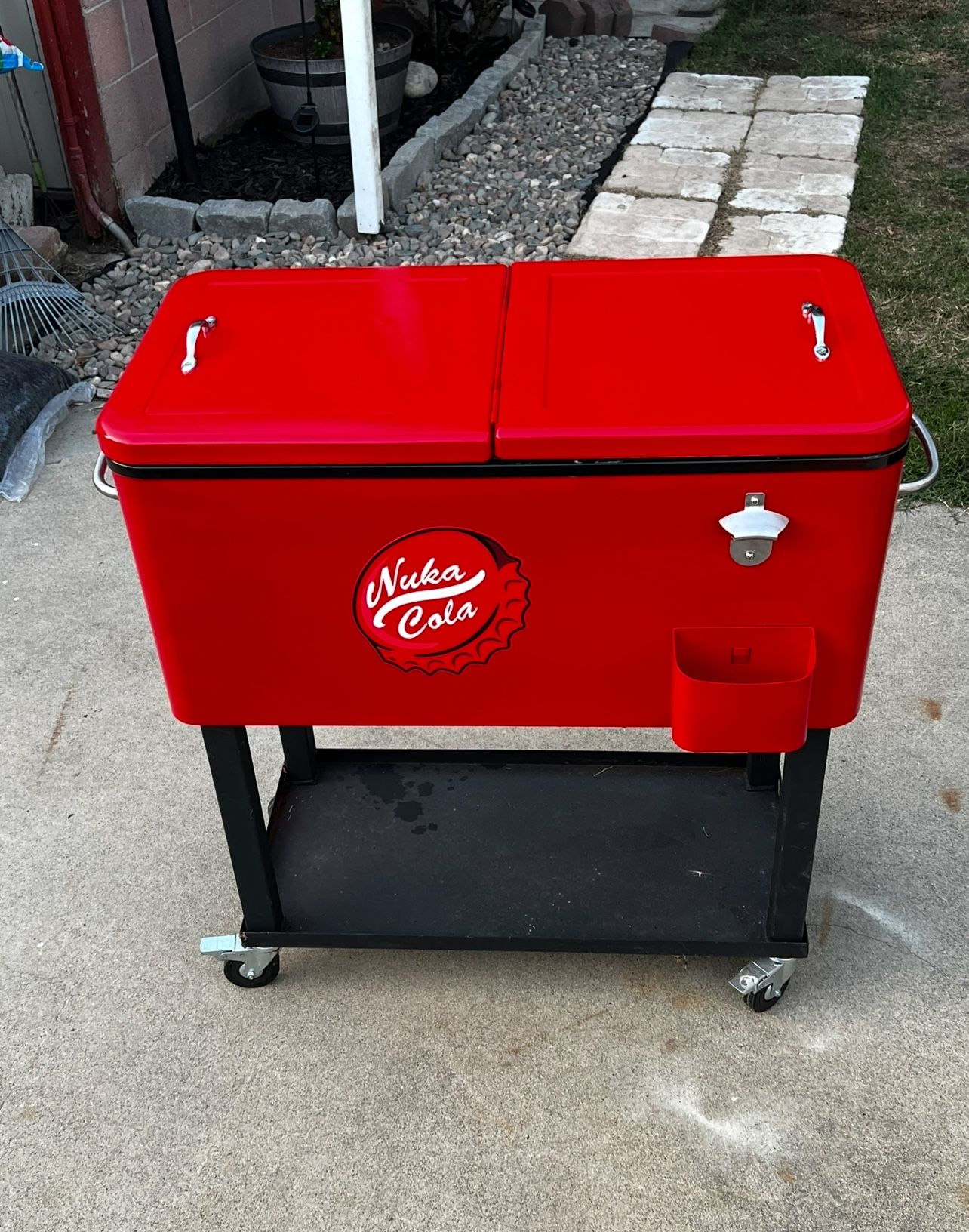 Black + Decker Nuka Cola Cooler With Wheels