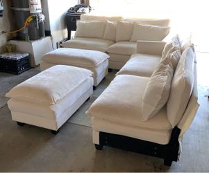 Large Sectional Sofa with Ottomans! Nice!