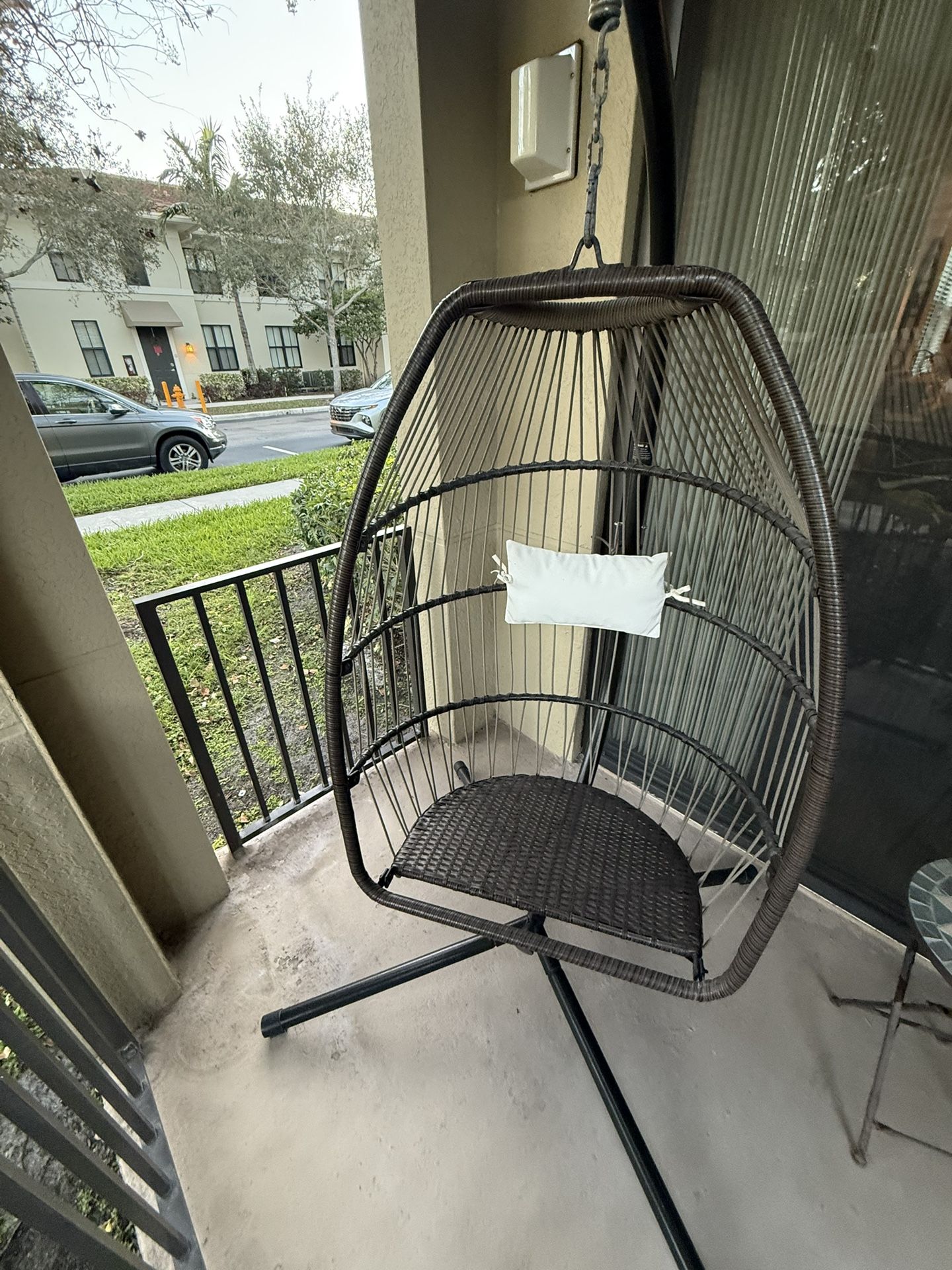 MOVING SALE/MUST GO  ~ Patio Egg Chair