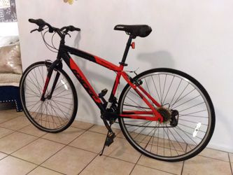 2-bike 28 inch hyper spinfit700c and 20 inch H20 Hummer