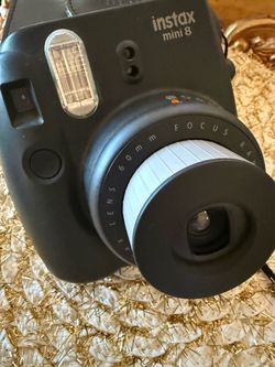 NEW FUJI INSTAX MINI 8 BlACK CAMERA AND CASE