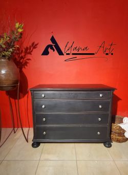 Very old chest of drawers
