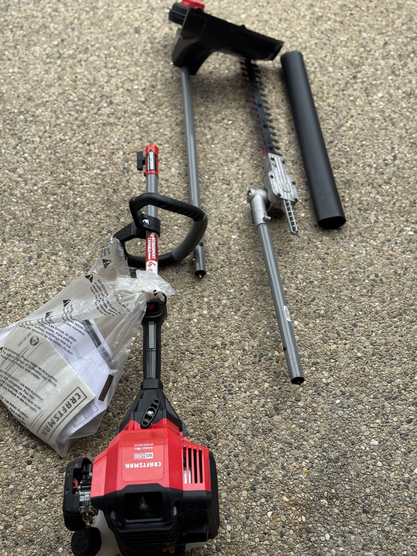 CRAFTSMAN WS4200 30-cc 4-cycle 17-in Straight Shaft Attachment Capable Gas String Trimmer Hedge trimmer attachment