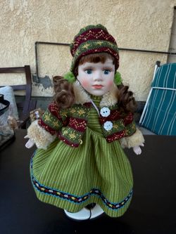 Beauiful doll porcelain with stand