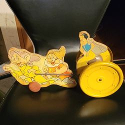 WALT DISNEY ANTIQUE 1938 " SNOW WHITE & DWARFS WOODEN PULL UP TOY VERY RARE