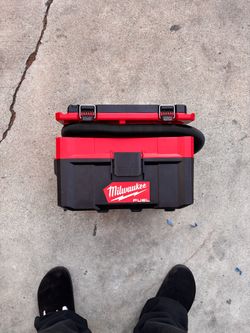 Milwaukee FUEL Cordless Wet/Dry Vacuum