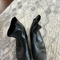 Ladies Black Leather Boots Size 8 1/2