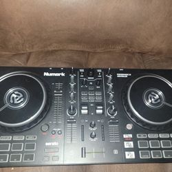 Numark Mixtrack Pro FX 2 Serato 