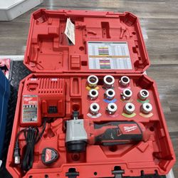 Milwaukee Cable Stripper Set