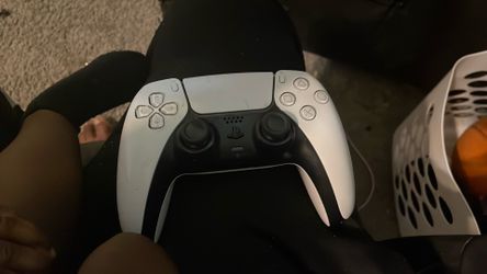 PS5 controller
