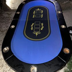 Texas Holdem Table And Chips 