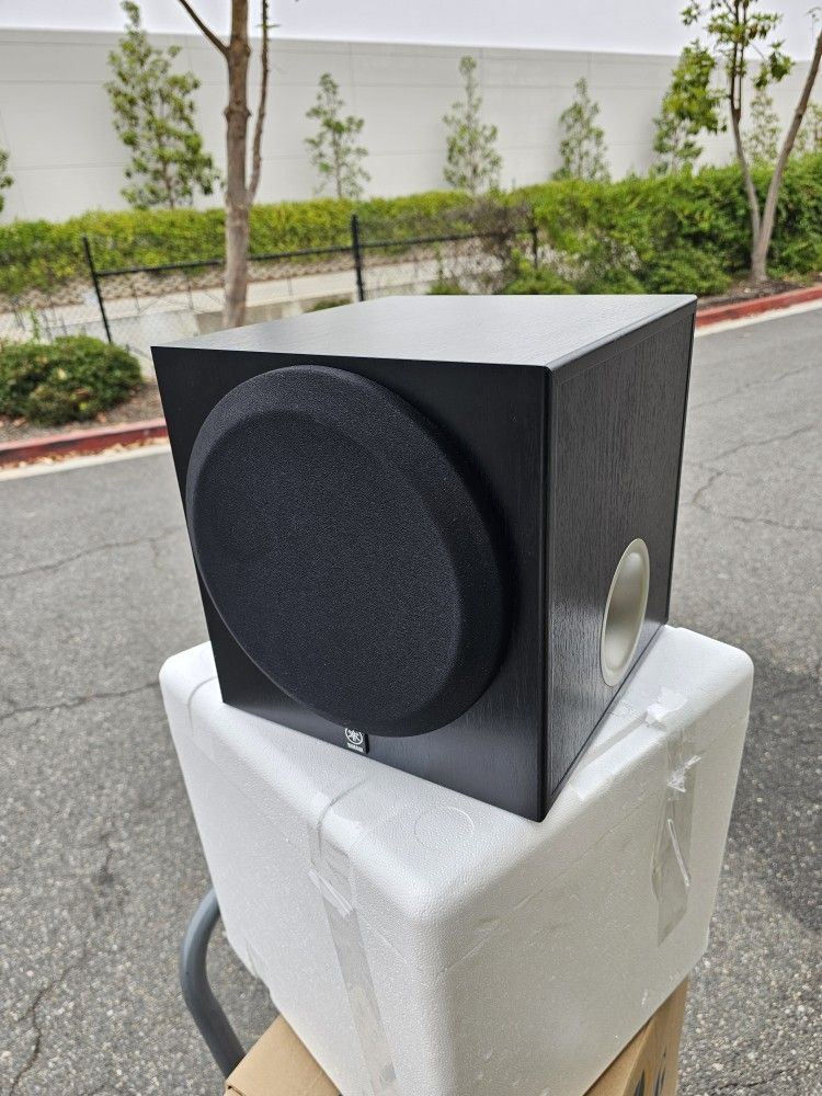 YAMAHA YST-SW012 8 Inch 100 Watt Powered Subwoofer