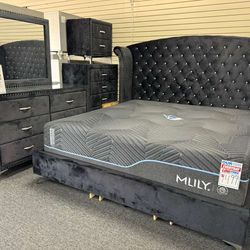 King Size BedroomSet Including All Pieces in Picture Except Mattress. Delivery & Set Up Available
