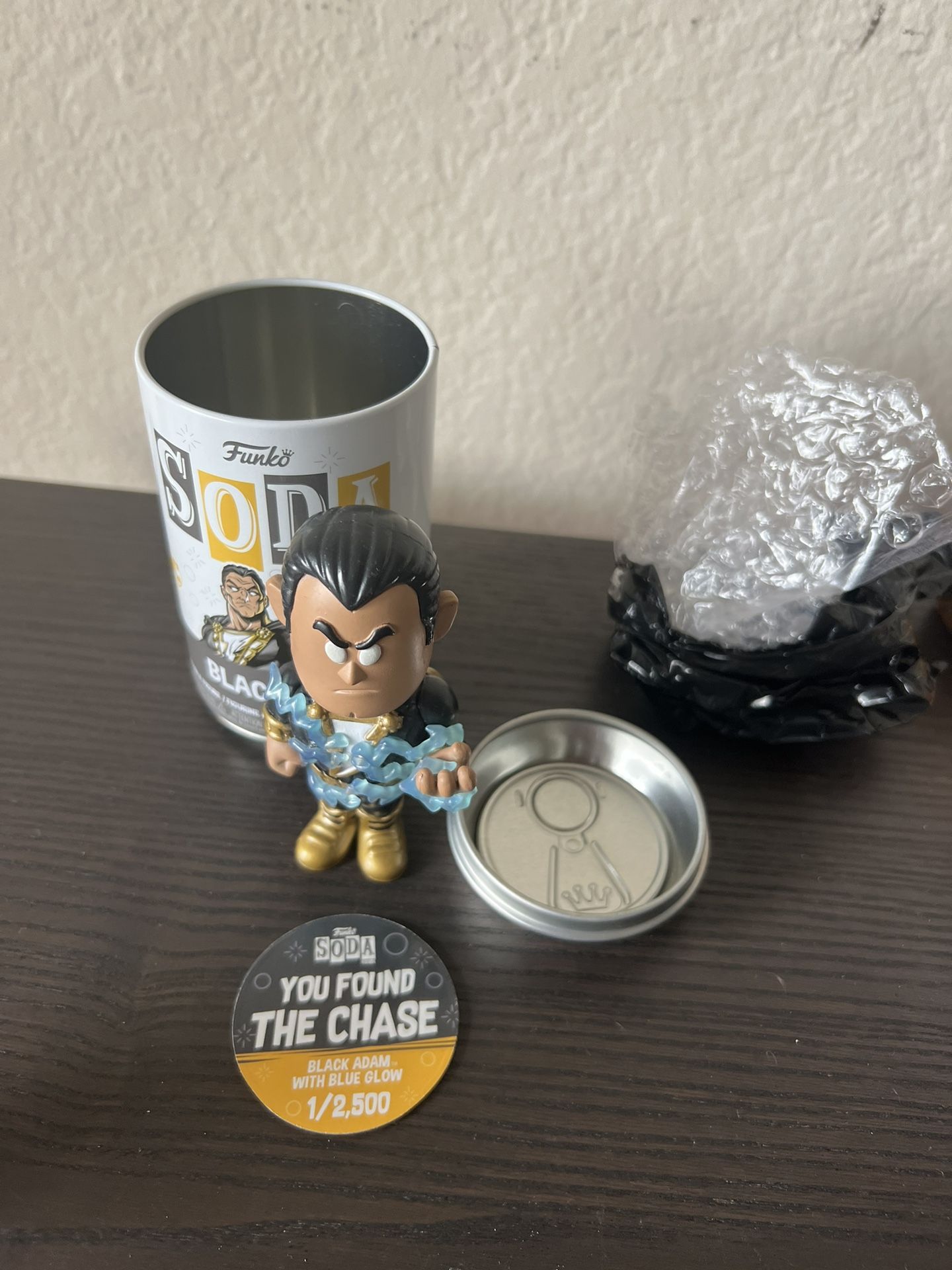 CHASE LIMITED EDITION BLUE GLOW Black Adam Funko Soda DC Comics Detective GITD