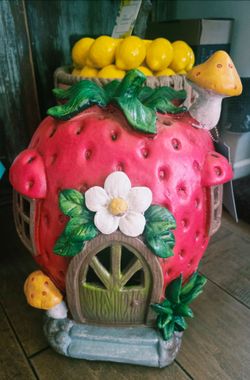 Brand New Martha Stewart Strawberry Fairy House Garden Figurine