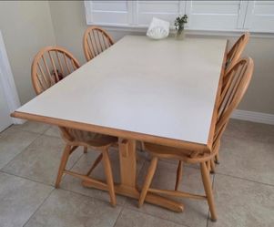 Logatec dining table & 4 chairs