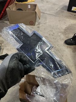 2019-2022 Silverado Ltd Front Emblem