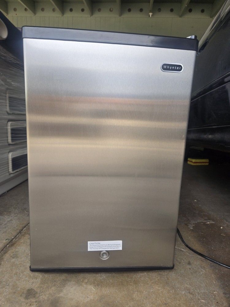 Whynter 2.1 Cu Ft Compact Freezer