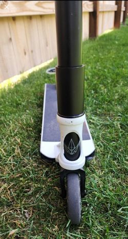 PRODIGYst black and white trick scooter (used)