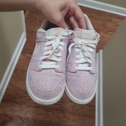 Girls used Nike Sneakers 