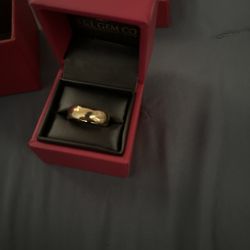 Man weddng ring. Never worn.