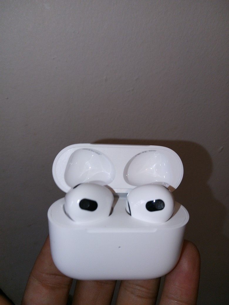 AirPods 3rd Generation 3 Wireless Bluetooth Earbuds Never Used New )