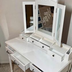 Vanity French Province Style