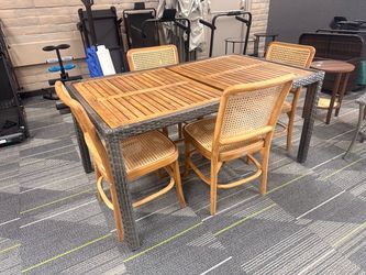Outdoor Dining Table and 4 Chairs Set