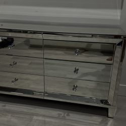 Mirrored 6-Drawer Dresser with Crystal Handles