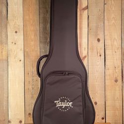 Like New, Taylor Grand Auditorium Aero Case