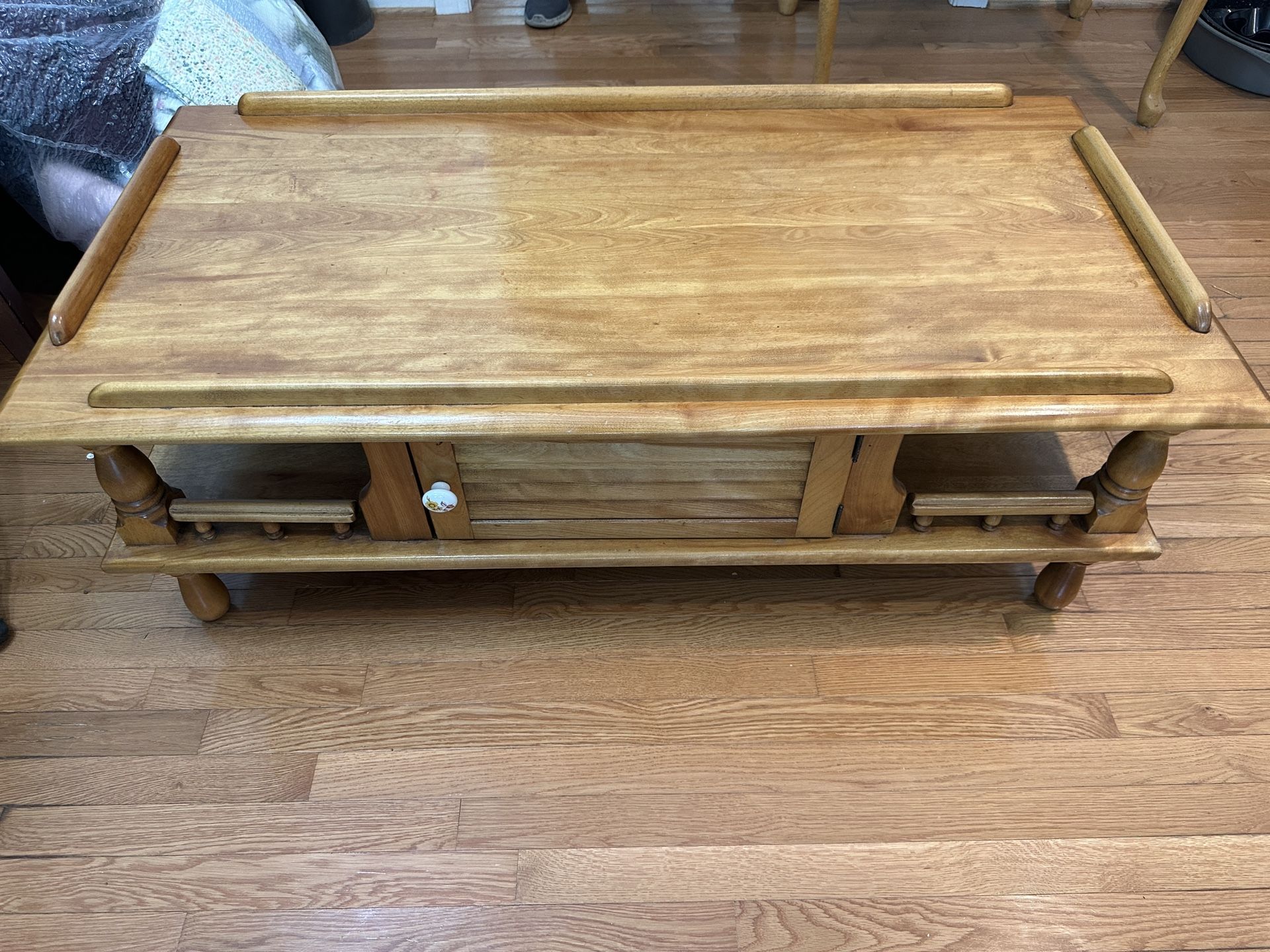 Beautiful Antique Solid Wood Coffee Table