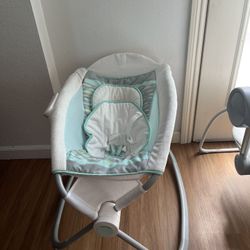 Cuna Y Bibrador Con Musica 