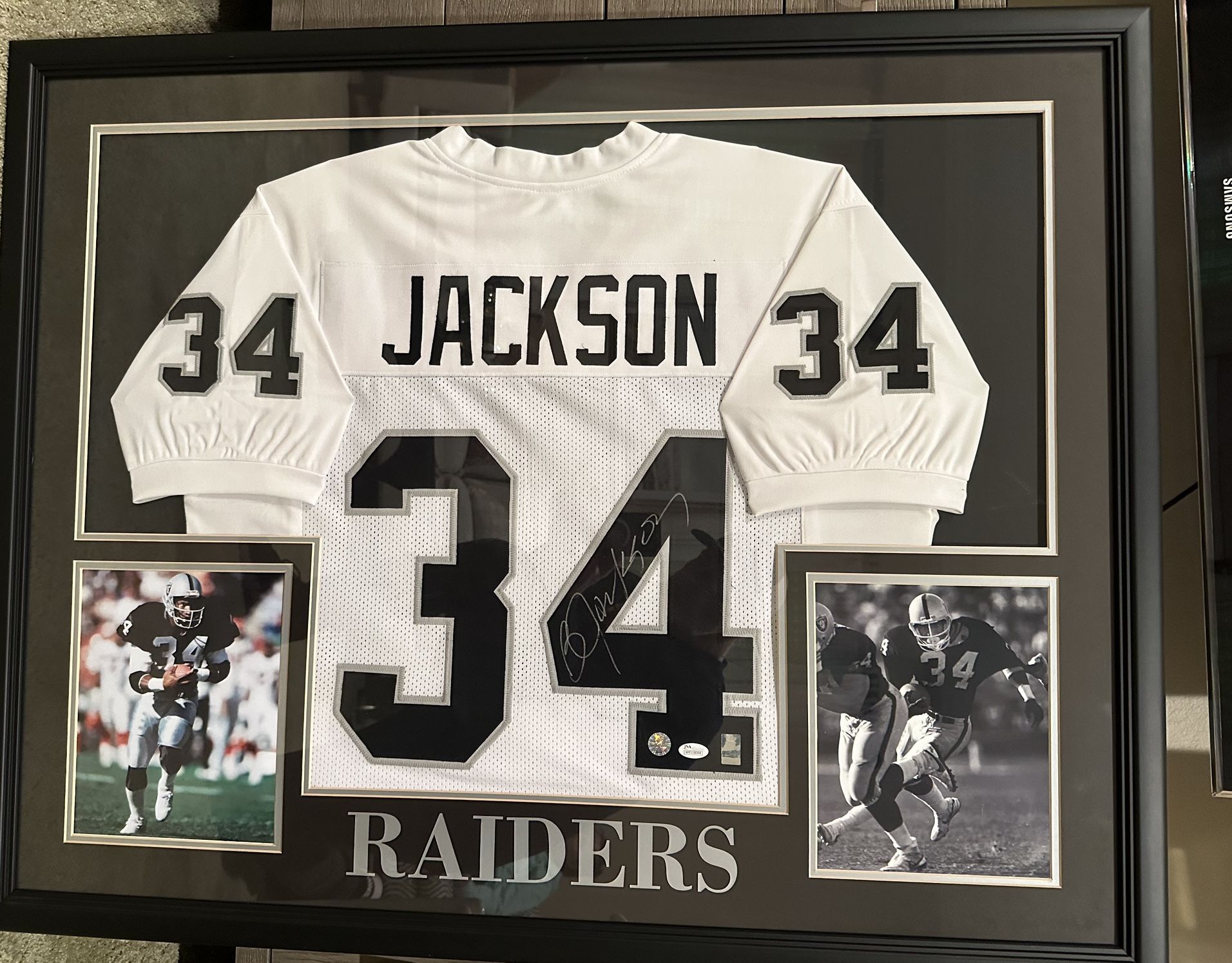 Bo Jackson Signed Oakland Raiders Jersey - Certification Of Authenticity & Framed -