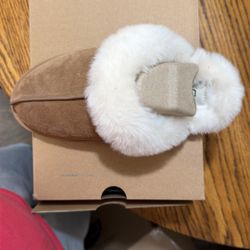 Slippers 