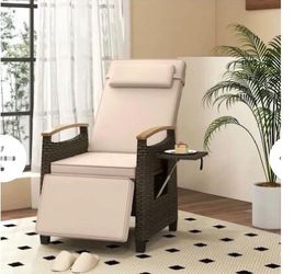 Outdoor patio recliner chair