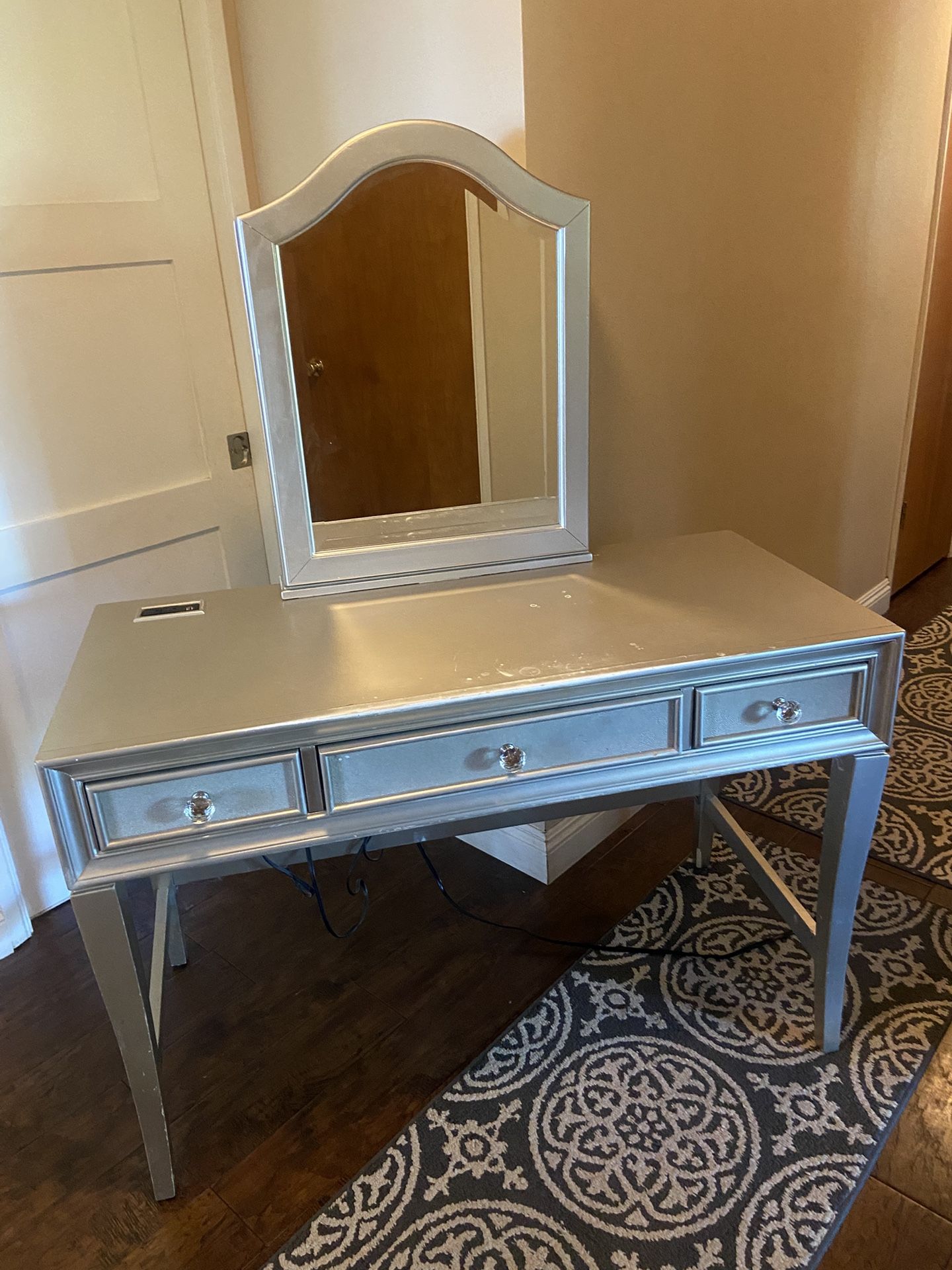 Desk Vanity