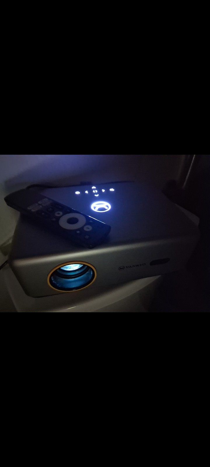 GOOGLE PROJECTOR NEW WITH REMOTE