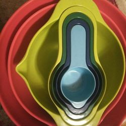 Measuring Spoons And Bowls 