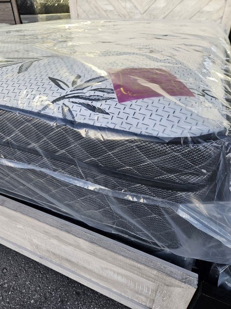 KING SET PILLOWTOP $299 << WITH BOX SPRING